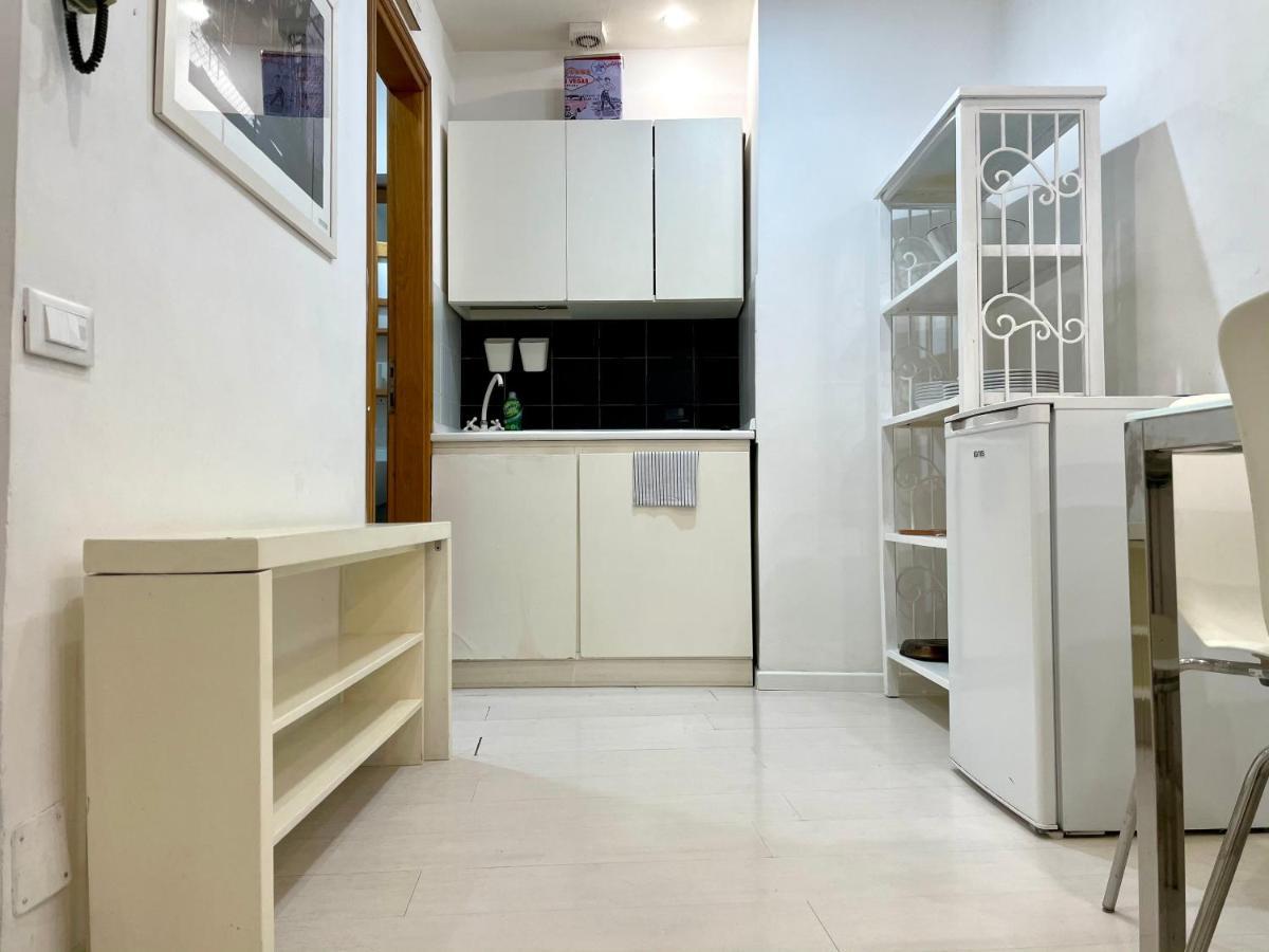 Colosseo 13 Boutique Apartment Roma Dış mekan fotoğraf