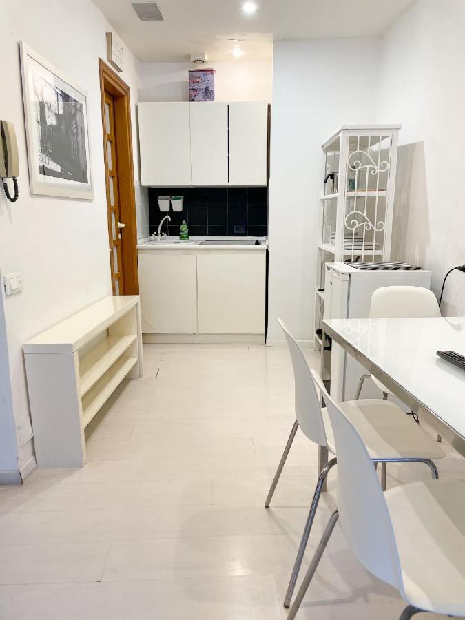 Colosseo 13 Boutique Apartment Roma Dış mekan fotoğraf